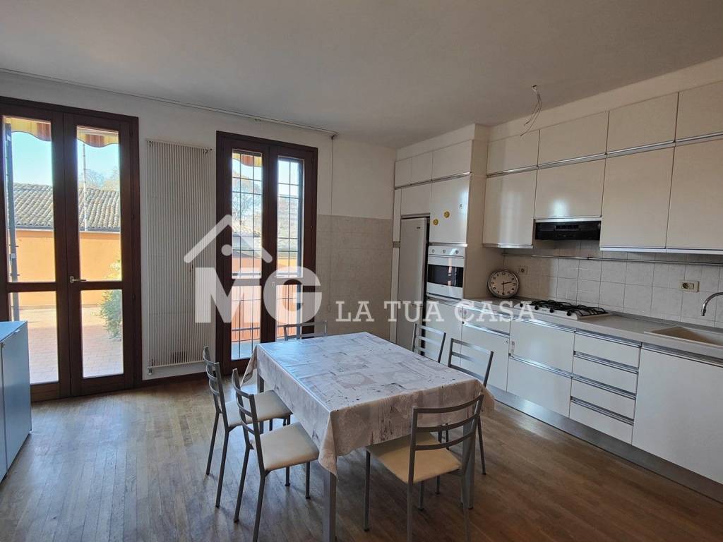 appartamento in vendita a Modena in zona San Lazzaro / Modena Est