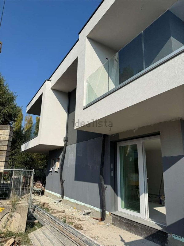 casa indipendente in vendita a Modena in zona San Faustino