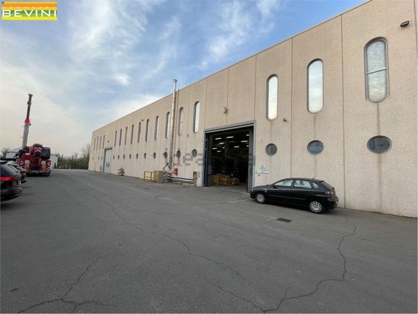 capannone in vendita a Modena