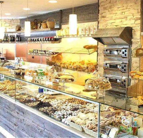 negozio in vendita a Modena in zona Crocetta