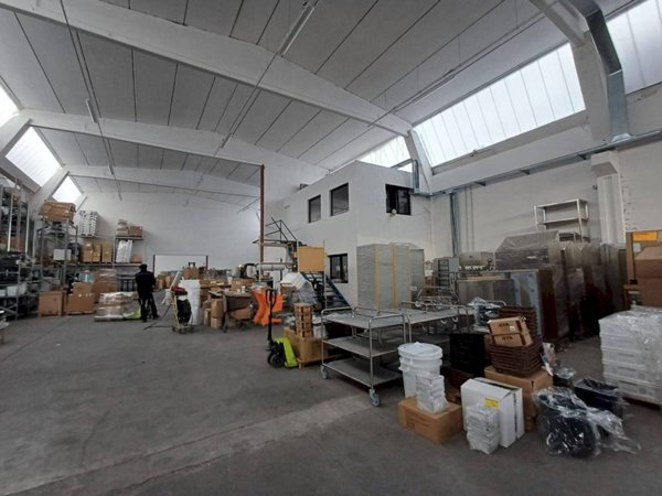 capannone in vendita a Modena