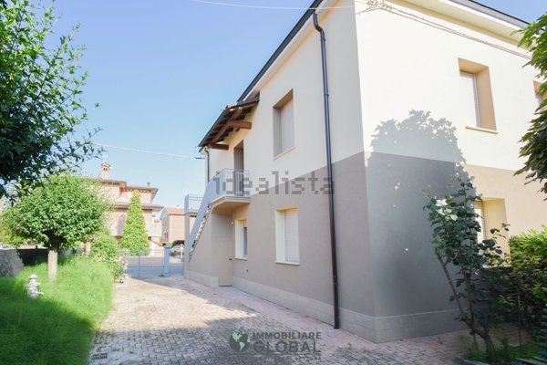 appartamento in vendita a Modena in zona Amendola