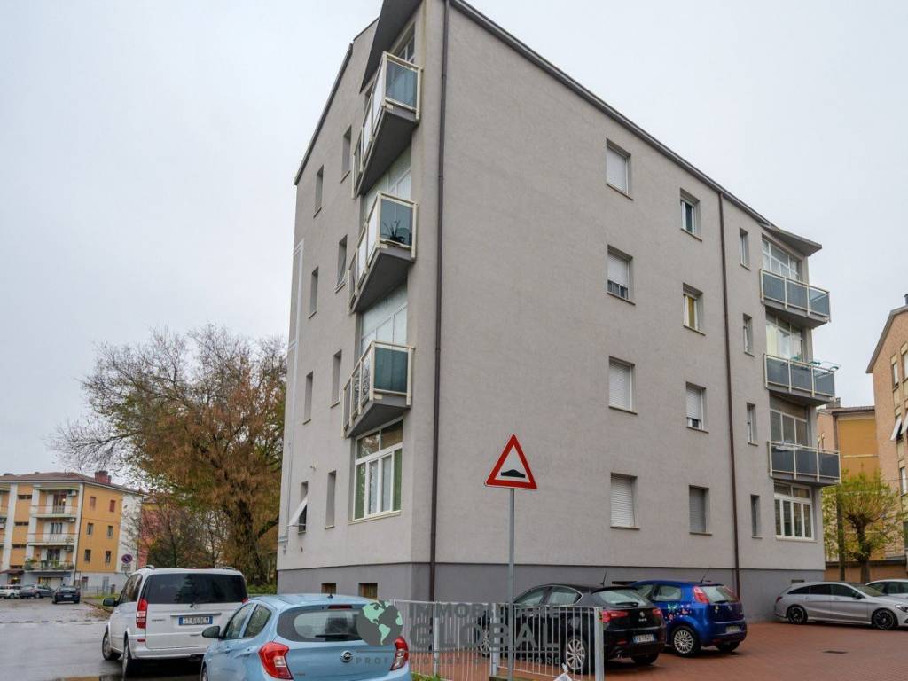 appartamento in vendita a Modena in zona San Lazzaro / Modena Est