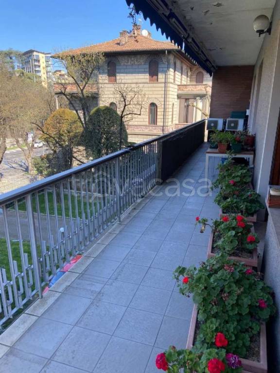 appartamento in vendita a Modena in zona Centro Storico