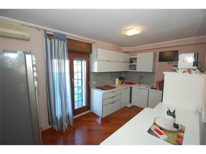 appartamento in vendita a Modena in zona San Lazzaro / Modena Est