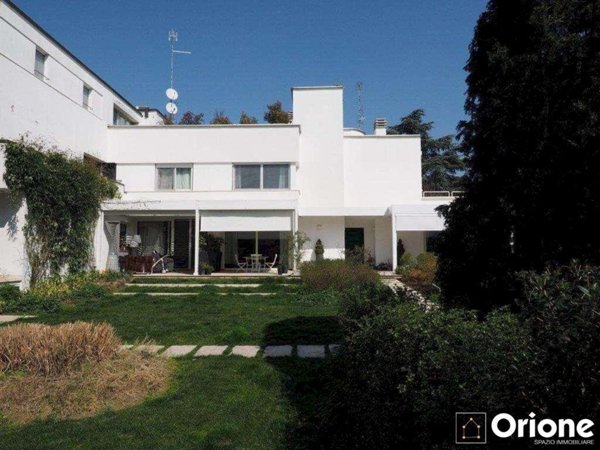 casa indipendente in vendita a Modena in zona San Faustino