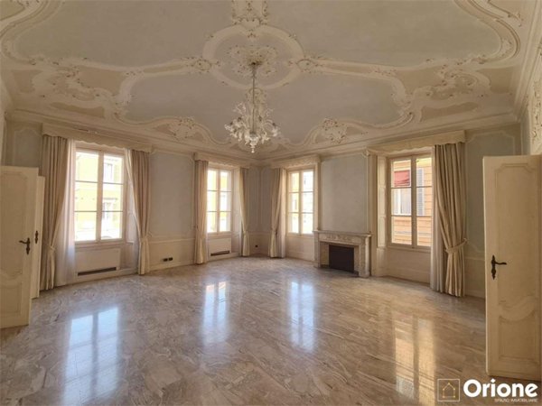 ufficio in vendita a Modena in zona Centro Storico