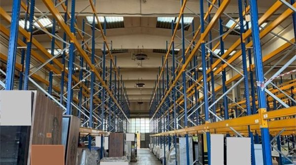 capannone in vendita a Modena