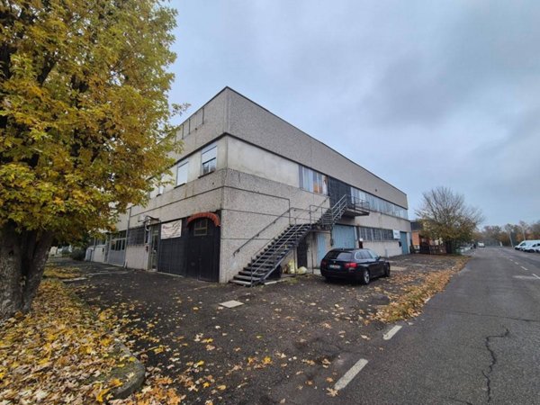 negozio in vendita a Modena in zona Baggiovara