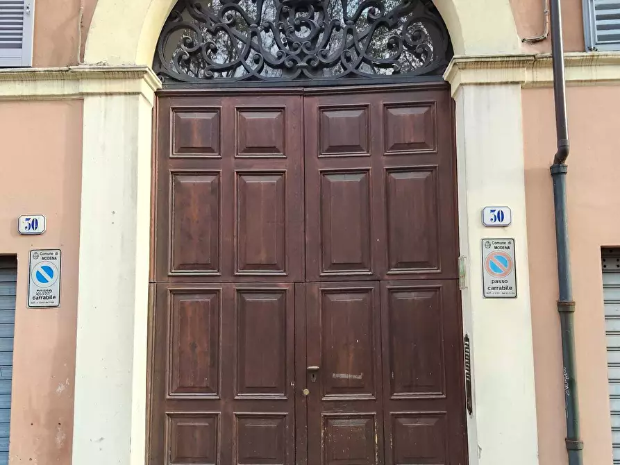 locale di sgombero in vendita a Modena in zona Centro Storico