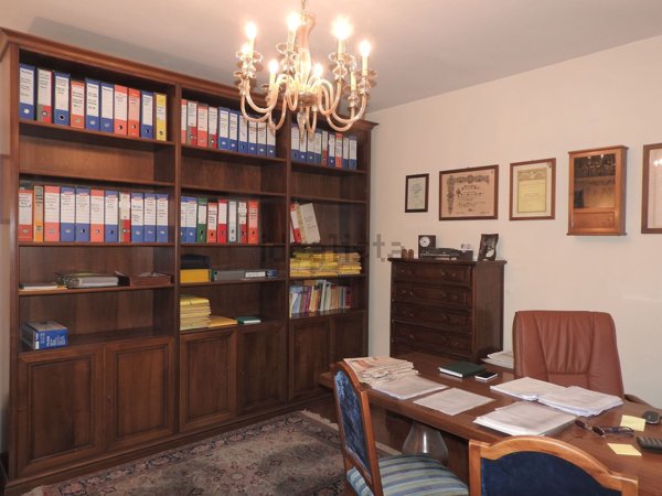 ufficio in vendita a Modena in zona San Lazzaro / Modena Est