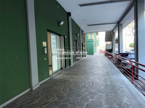 ufficio in vendita a Modena in zona San Faustino