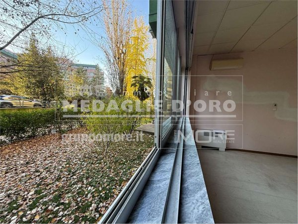 ufficio in vendita a Modena in zona San Faustino
