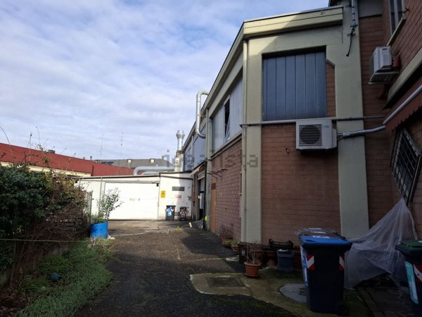 capannone in vendita a Modena in zona Madonnina / Quattro Ville