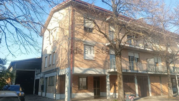 appartamento in vendita a Modena in zona San Lazzaro / Modena Est