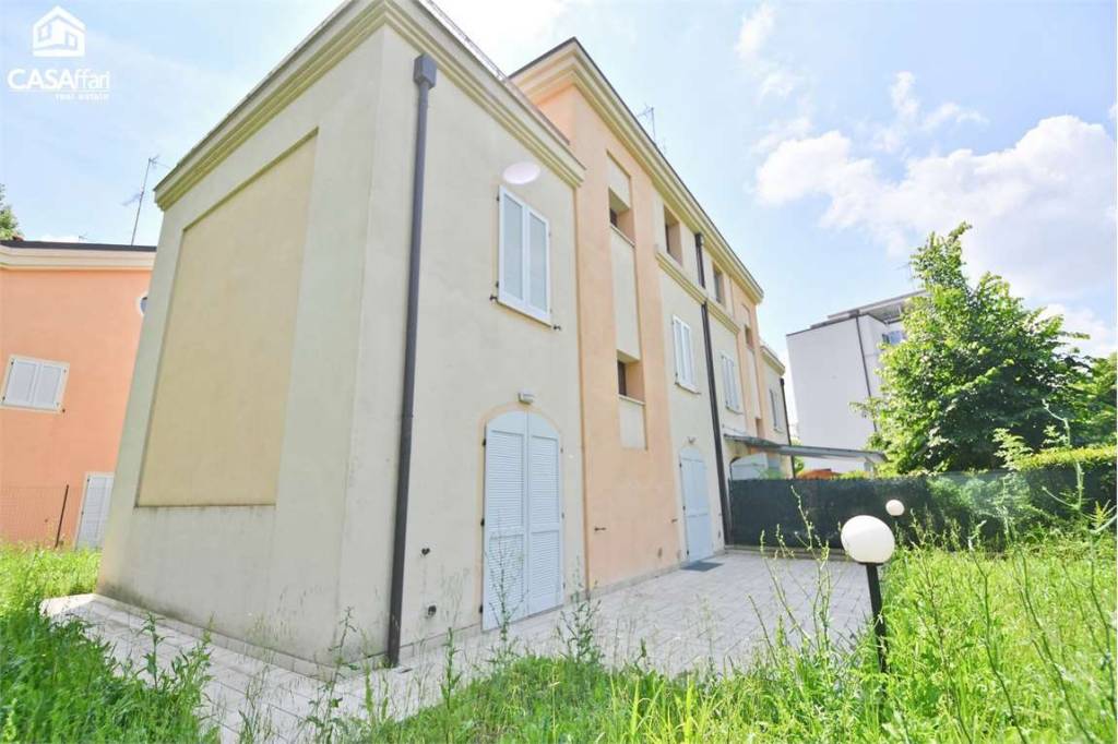 casa indipendente in vendita a Modena