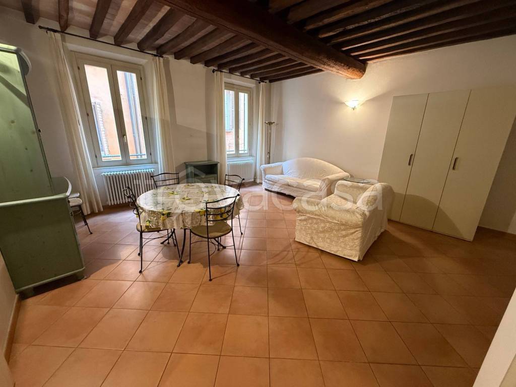 appartamento in vendita a Modena in zona Centro Storico