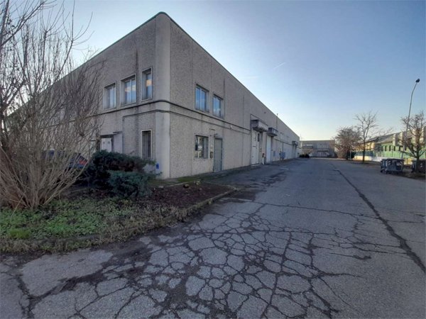 ufficio in vendita a Modena in zona Crocetta