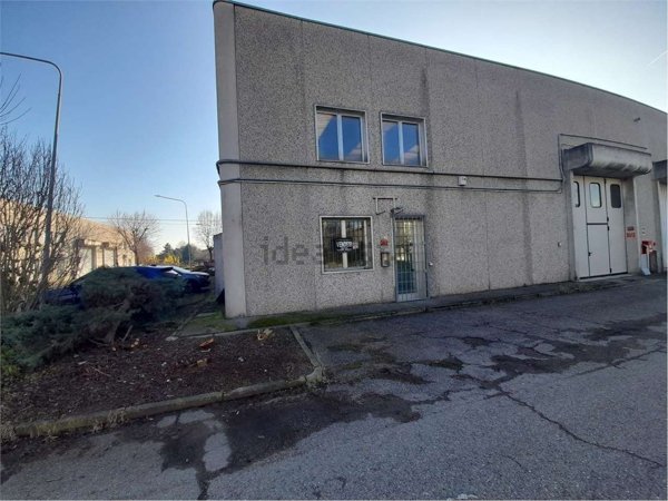 ufficio in vendita a Modena in zona Crocetta