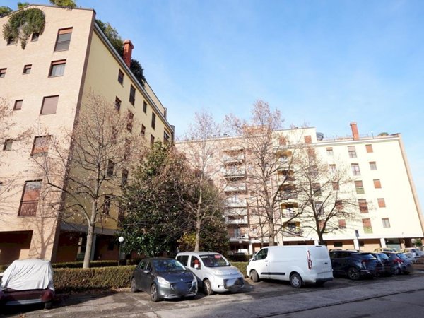 appartamento in vendita a Modena in zona Baggiovara