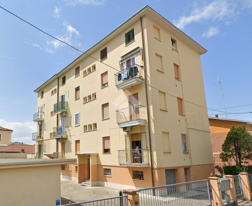 appartamento in vendita a Modena in zona Madonnina / Quattro Ville