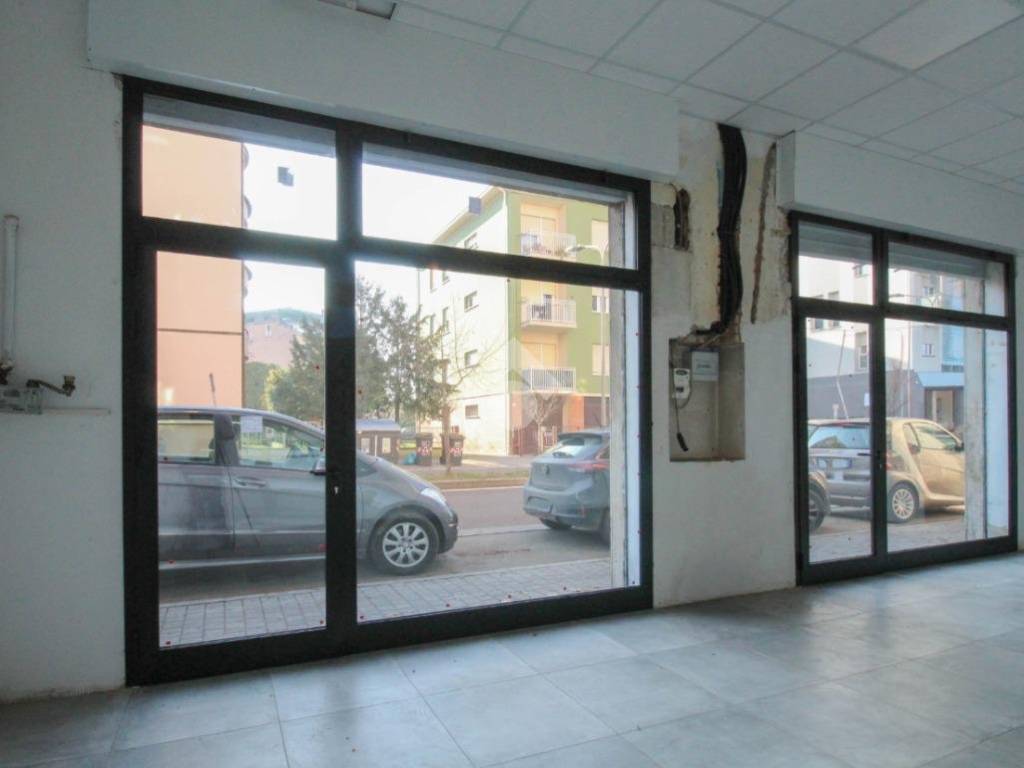 negozio in vendita a Modena in zona Sant'Agnese