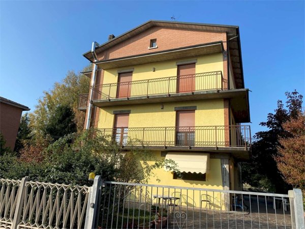 casa indipendente in vendita a Modena in zona Lesignana