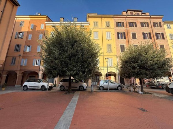 appartamento in vendita a Modena in zona Centro Storico