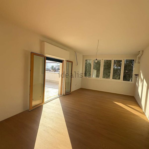 appartamento in vendita a Modena in zona Madonnina / Quattro Ville