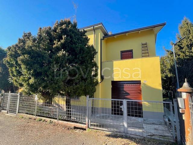 casa indipendente in vendita a Modena in zona Albareto