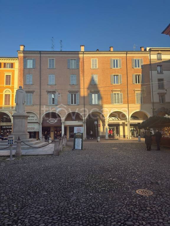 appartamento in vendita a Modena in zona Centro Storico