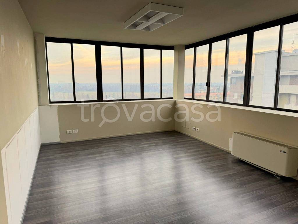 ufficio in vendita a Modena in zona San Faustino