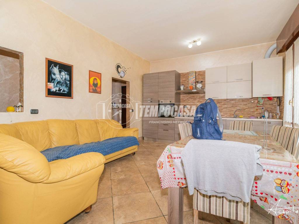 appartamento in vendita a Modena in zona Madonnina / Quattro Ville