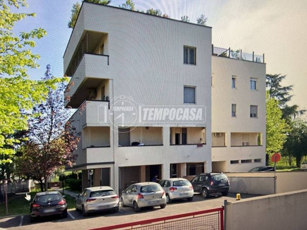 appartamento in vendita a Modena in zona Madonnina / Quattro Ville