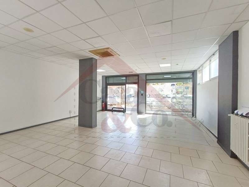 negozio in vendita a Modena