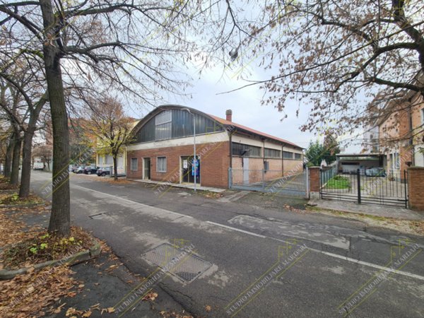 capannone in vendita a Modena in zona San Lazzaro / Modena Est