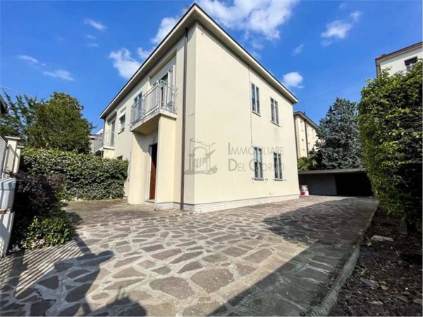 casa indipendente in vendita a Modena in zona Buon Pastore