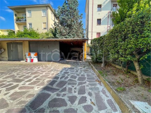 casa indipendente in vendita a Modena in zona Buon Pastore