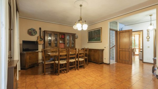 casa indipendente in vendita a Modena in zona Villanova