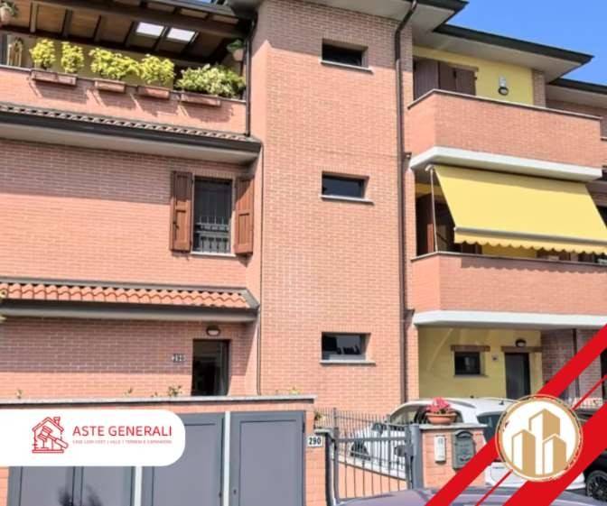appartamento in vendita a Modena in zona Villanova