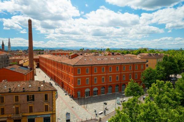 appartamento in vendita a Modena in zona Centro Storico