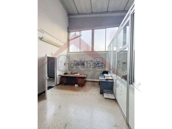 capannone in vendita a Modena in zona Madonnina / Quattro Ville