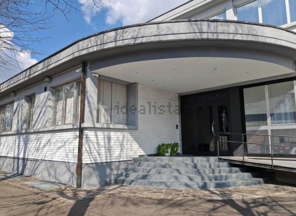 ufficio in vendita a Modena in zona Madonnina / Quattro Ville