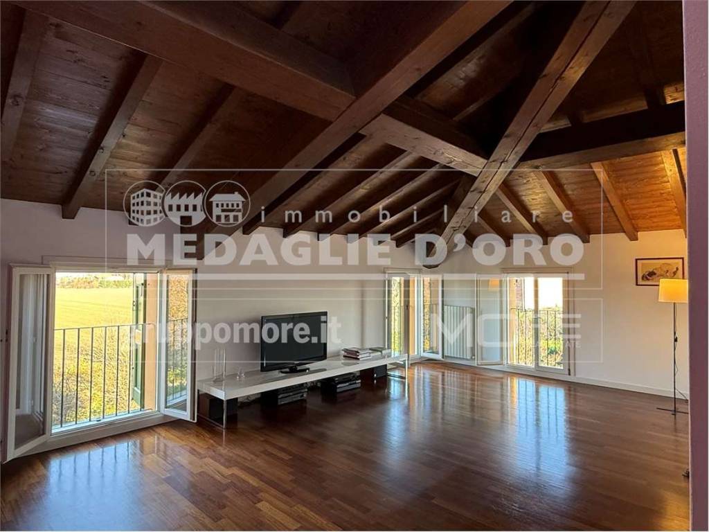 appartamento in vendita a Modena in zona Madonnina / Quattro Ville