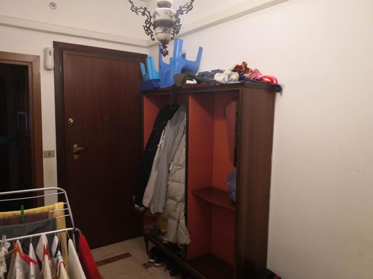 appartamento in vendita a Modena in zona Amendola