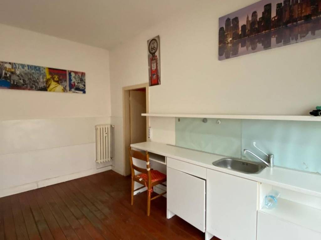 negozio in vendita a Modena in zona San Lazzaro / Modena Est