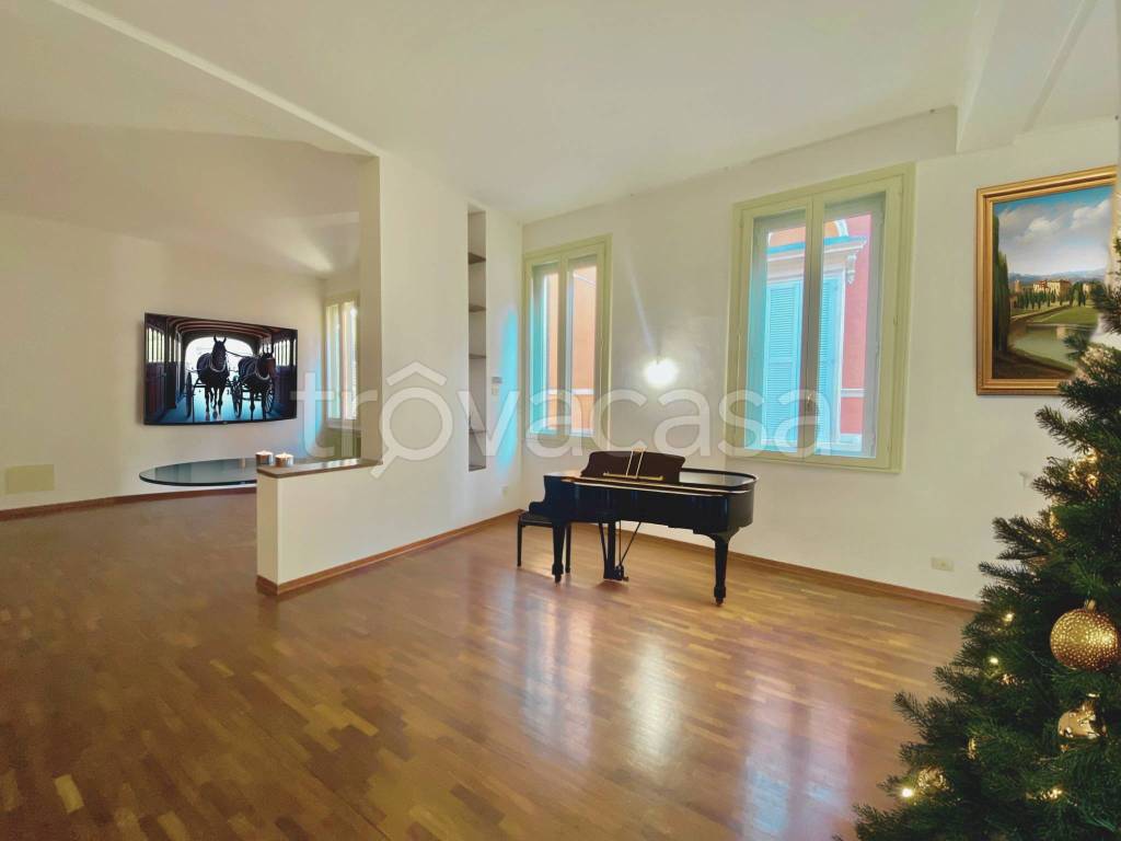 appartamento in vendita a Modena in zona Centro Storico