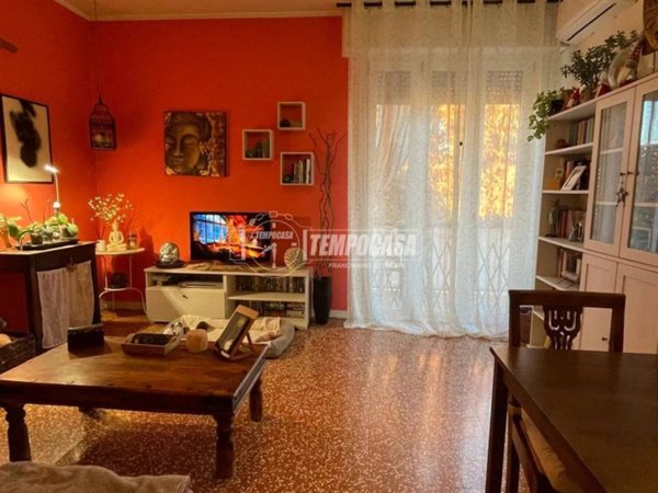 appartamento in vendita a Modena in zona Crocetta