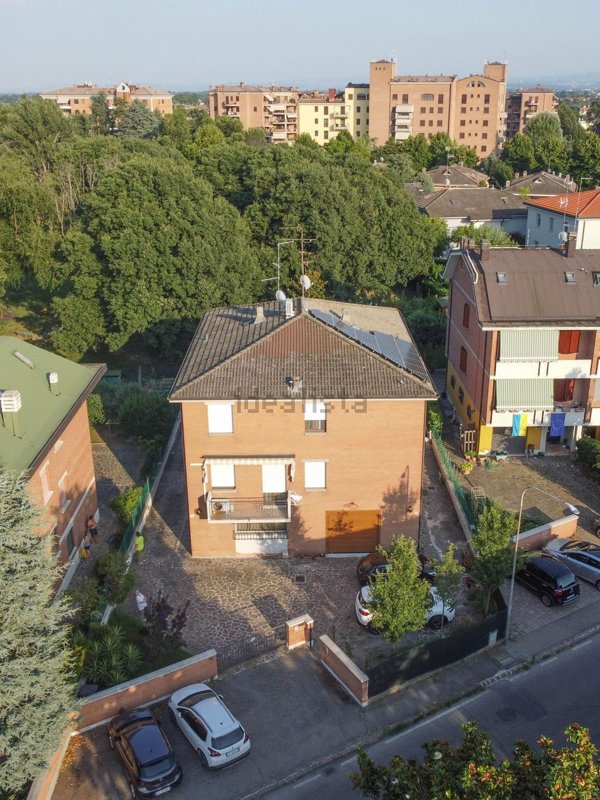 casa indipendente in vendita a Modena in zona Baggiovara