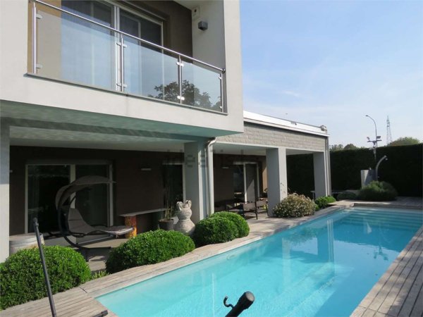 casa indipendente in vendita a Modena